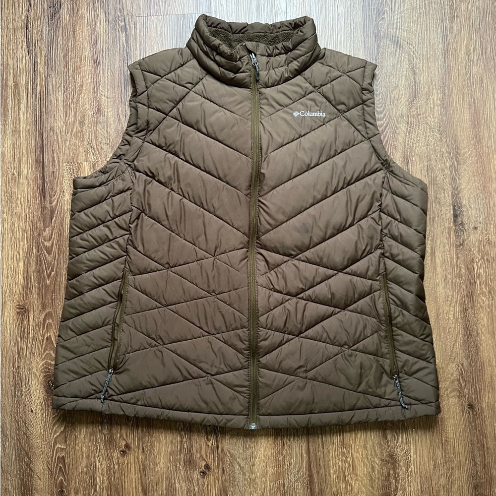Columbia women’s heavenly water resistant vest